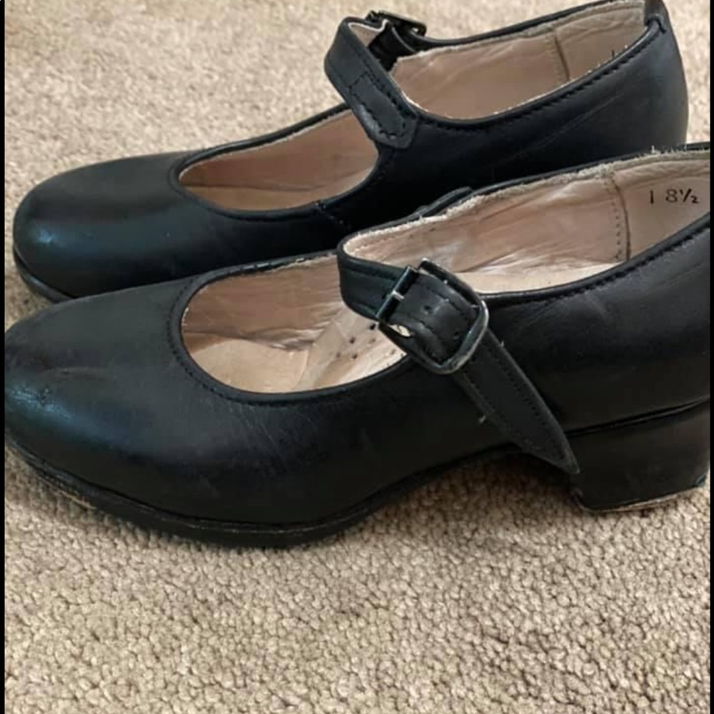 Flamenco dance shoes